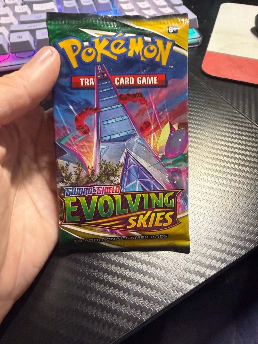 Pokémon TCG Sword & Shield Evolving Skies Booster Pack - Duraludon Artwork